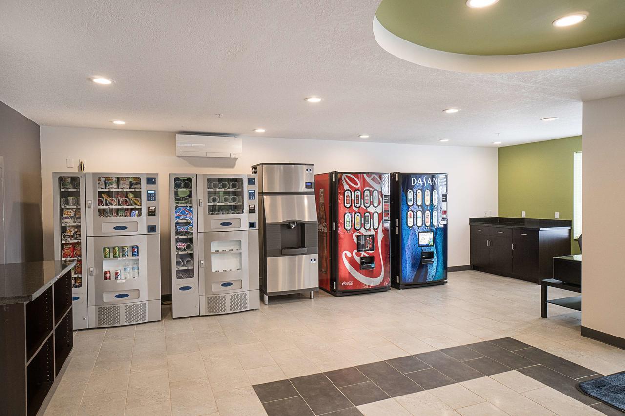 Studio 6-Bruderheim, Ab エクステリア 写真